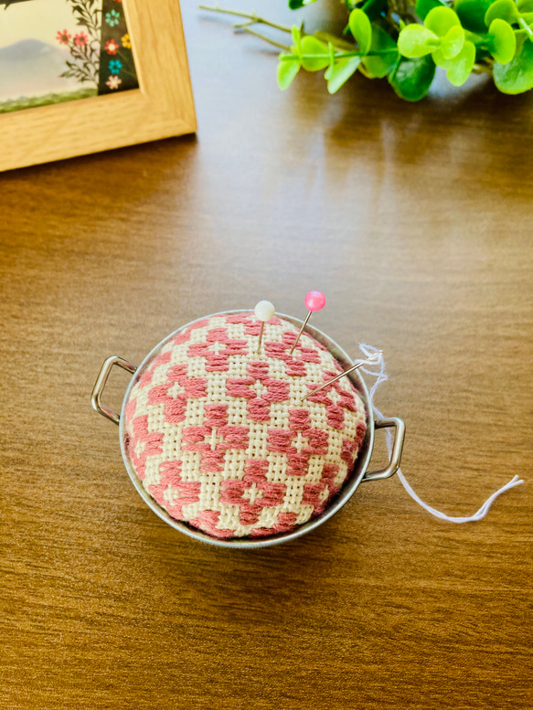 こぎん刺し刺繍針山 ピンクッション 3枚目の画像