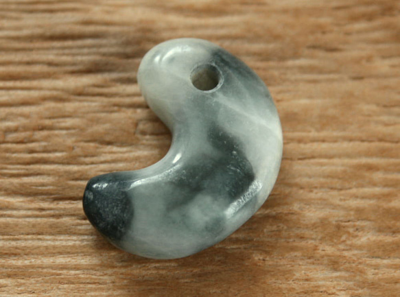 最低20万円以上の勾玉‼️御守り 糸魚川翡翠勾玉 商品に自信あり‼️鑑別