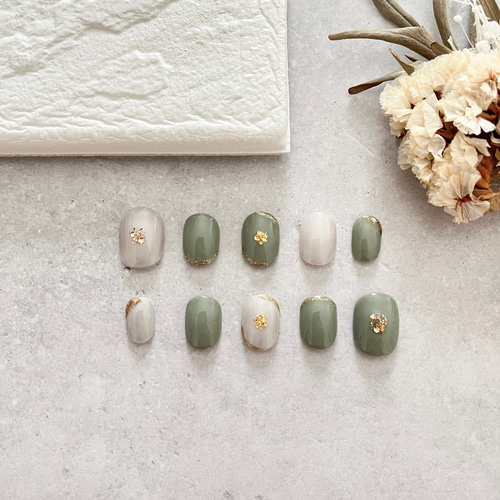 No.5 くすみグリーン ジェルネイル ネイルチップ（つけ爪） motty_piko