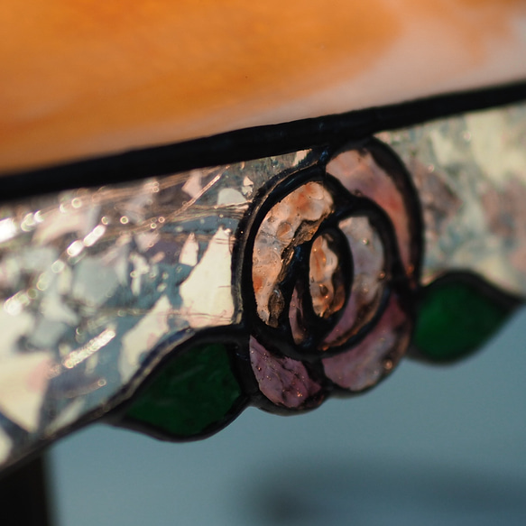 「4色のバラのステンドグラスランプ・Ver.2」照明　薔薇のランプ 9枚目の画像