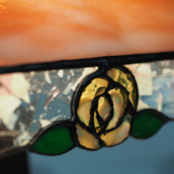 「4色のバラのステンドグラスランプ・Ver.2」照明　薔薇のランプ 8枚目の画像