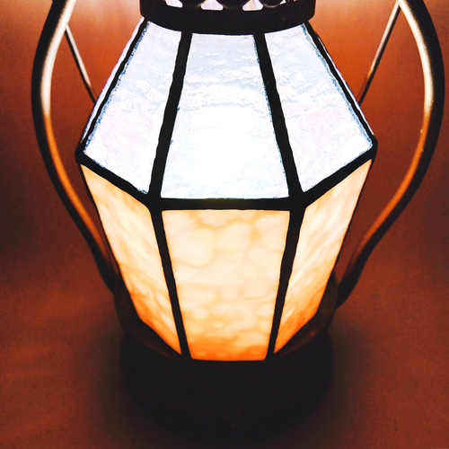 アンティーク　ランプ　ランタン　灯篭　ステンドグラス　灯籠　アンティーク ステンドグラスランプ・魔女の瞳/熱 アンティーク調・魔法のテーブル