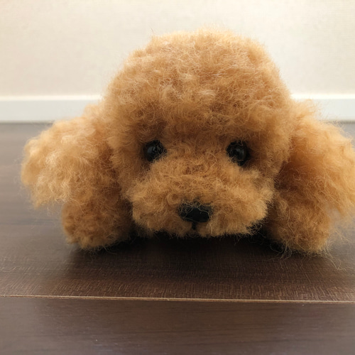 おとママ羊毛フェルト ダークレッドトイプードル 伏せのポーズ 羊毛 