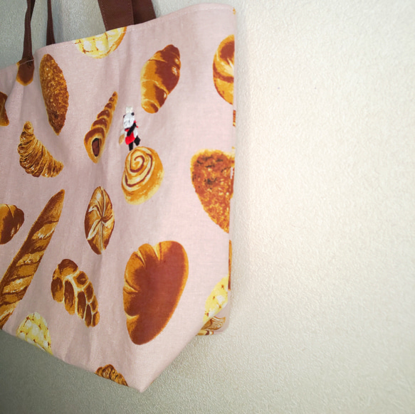 パン屋のパンダのトートバッグ(ピンク) 2枚目の画像