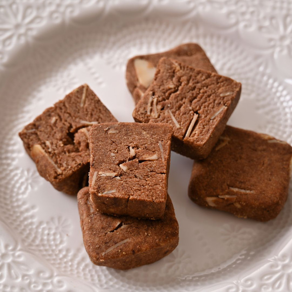 低糖質＆グルテンフリー発酵バターのココアアーモンドクッキー 4枚目の画像