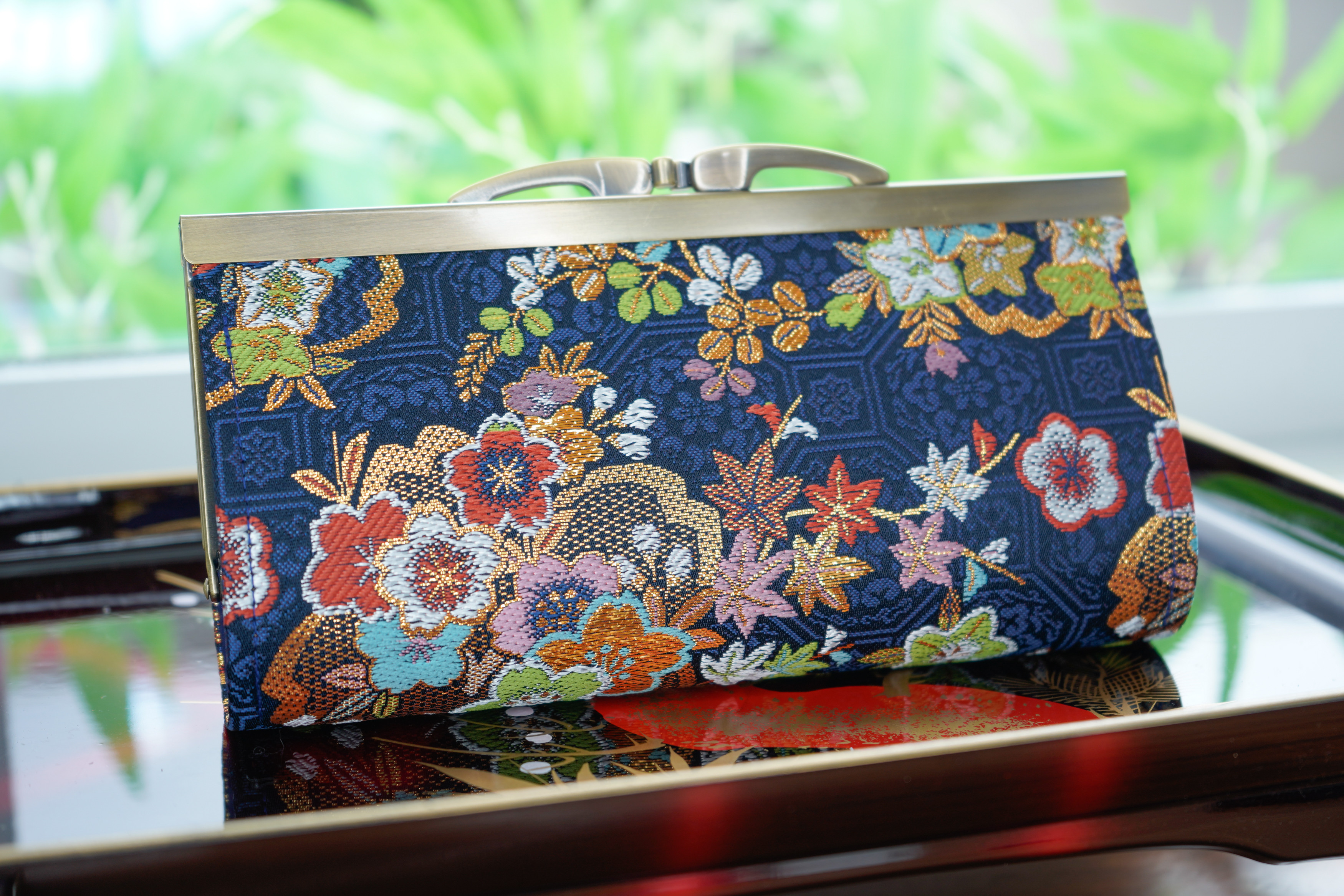 静寂の宵＊桜舞う金襴織物で中型長財布＊凛と咲く四季の彩り＊藍桜