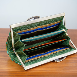 緑に菊と鳳凰の金襴織物で和風長財布＊濃く落ち着いた緑色 3枚目の画像