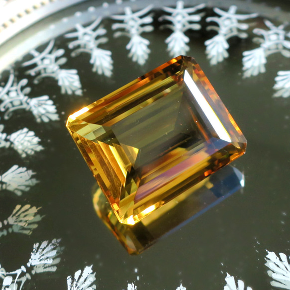 天然石【シトリン】エメラルドカット ルース 27×22mm 59.10ct 1枚目の画像