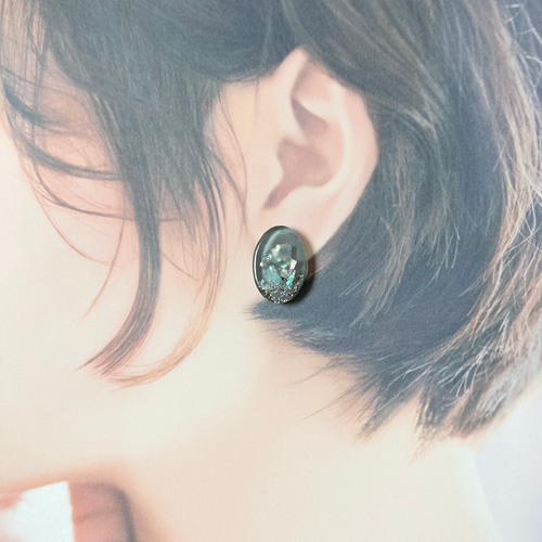 シェルフレークレジンピアスorイヤリング/グレー ピアス（スタッド・一