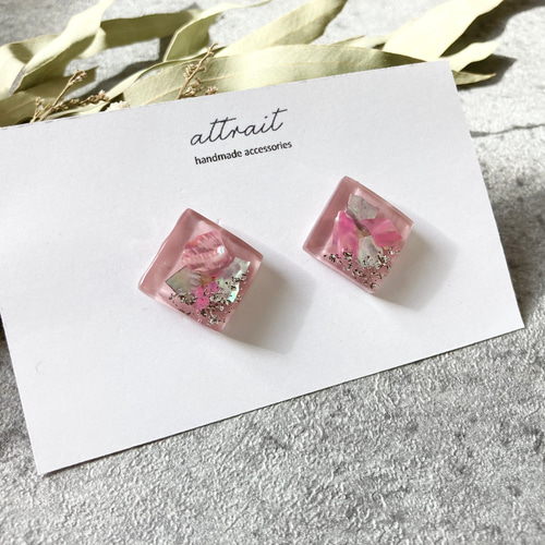 ひし型/シェルフレークレジンピアスorイヤリング/ピンク ピアス