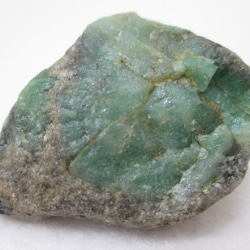天然石　原石　母岩付エメラルド　２５ｇ 4枚目の画像