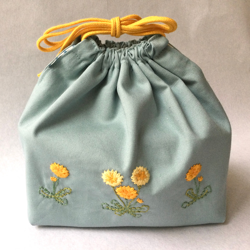 たんぽぽ刺繍のお弁当袋(細長型)、巾着袋 弁当袋・風呂敷