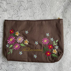 再販花束刺繍のポーチ(茶色) 2枚目の画像