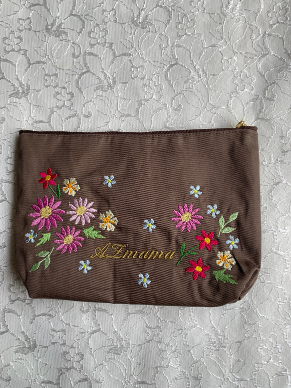 再販花束刺繍のポーチ(茶色) 2枚目の画像