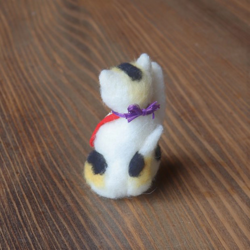 お取り置き】ねこ様 羊毛◇招き猫◇みけ 箱入り 12.5cm 羊毛フェルト  