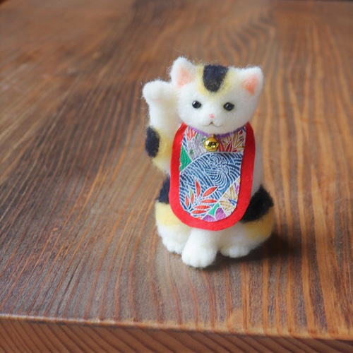 お取り置き】ねこ様 羊毛◇招き猫◇みけ 箱入り 12.5cm 羊毛フェルト  