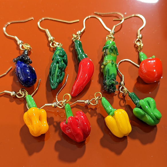 夏野菜シリーズ】いろいろ選べるガラスのミニ野菜ピアス／夏野菜