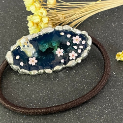 【春と柴犬のヘアゴム】タビシバ 秘湯めぐり〜夜桜の湯〜 2枚目の画像