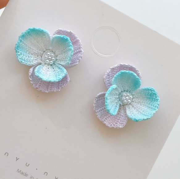 3色 さんかく槿 花刺繍のピアス&耳くぎ&イヤリング☆Creema春の福袋2023母の日ギフト&誕生日&バレンタインデー 2枚目の画像