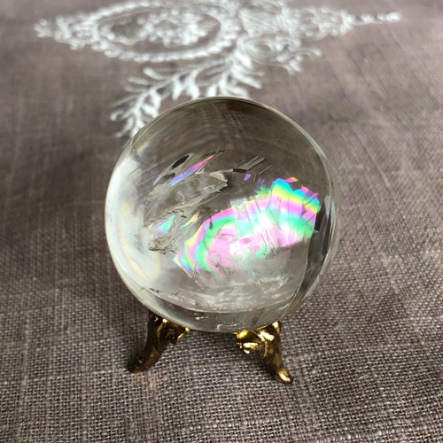 ☆鮮やかなレインボー水晶｜アイリスクォーツ｜スフィア 40mm