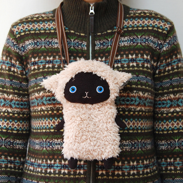ひつじちゃんのスマホバッグ 黒 羊 ぬいぐるみ ポシェット ショルダー