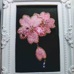 桜のビーズ刺繍ヘアピン 2枚目の画像