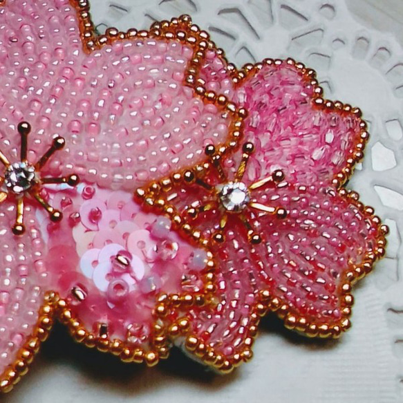 桜のビーズ刺繍ヘアピン 6枚目の画像