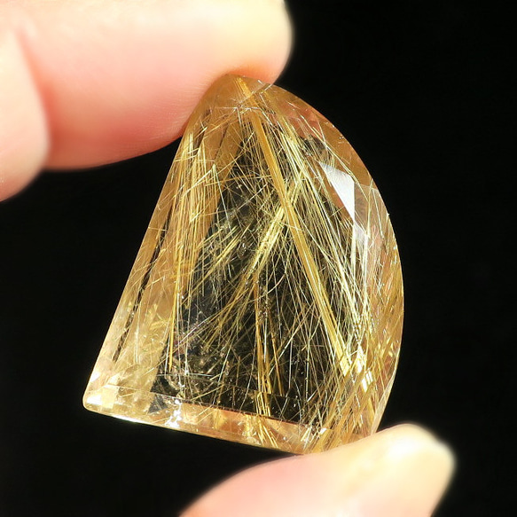 天然石スモーキー【ルチルクォーツ】ルース-b　約28×22×12mm（縦×横×高さ）59.70ct ルチルクォーツ 縦×横×高さ