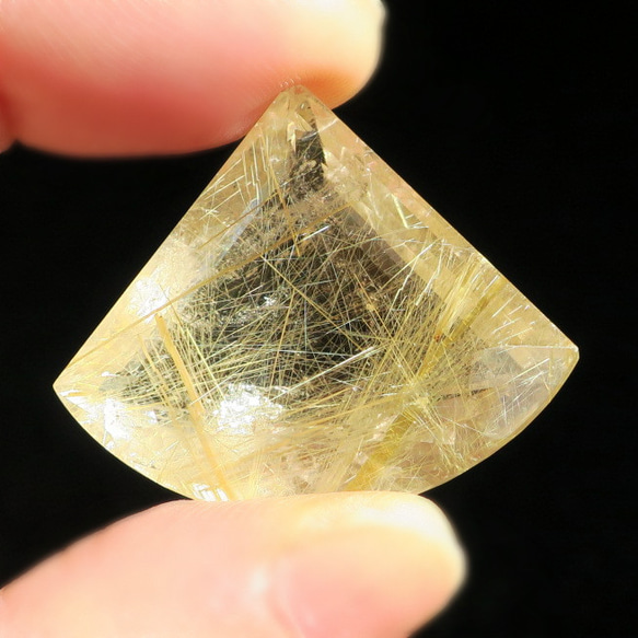 天然石 [金紅石石英] 散裝約 24 x 24 x 17 毫米（長 x 寬 x 高）46.00ct 第4張的照片