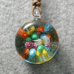 平玉・カラフルサンゴと水玉クラゲ とんぼ玉 ガラス ネックレス No2212 2枚目の画像