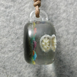 平玉・カラフルサンゴと水玉クラゲ とんぼ玉 ガラス ネックレス No2212 5枚目の画像