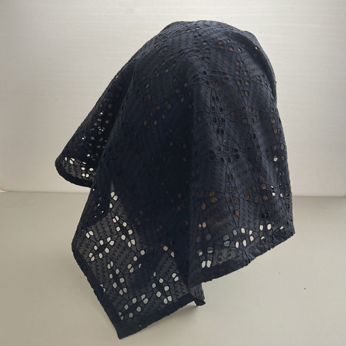 ブラック・レース ひも付きタック入りバブーシュカ三角巾 エプロン  