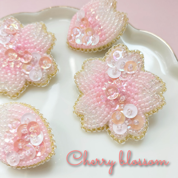 春におすすめ】桜&花びら ビーズ刺繍 ブローチ 2点セット ブローチ