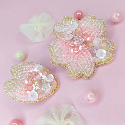 春におすすめ】桜&花びら ビーズ刺繍 ブローチ 2点セット ブローチ