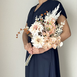 ダリアと胡蝶蘭の和装ブーケ 4枚目の画像