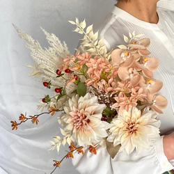 ダリアと胡蝶蘭の和装ブーケ 5枚目の画像