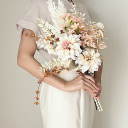 ダリアと胡蝶蘭の和装ブーケ 3枚目の画像