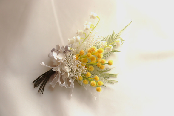 【Y様オーダー品】スズランとミモザの花束風コサージュ 1枚目の画像