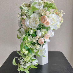 フレッシュグリーンのキャスケードブーケ 4枚目の画像