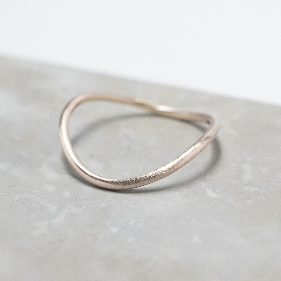 つや消し K18PGピンクゴールドウェーブプレーンリング 1.2mm幅 マット｜K18PG RING｜937 26,950円