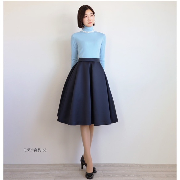 [大人獨有的優雅氛圍！ ] 細緞材質 蓬鬆褶裙 [海軍藍] 第2張的照片