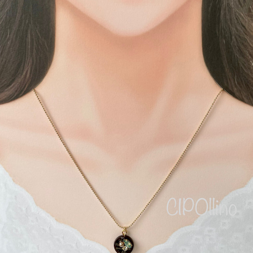 大人かわいい ホワイトチョコレートのレジンペンダント ネックレス