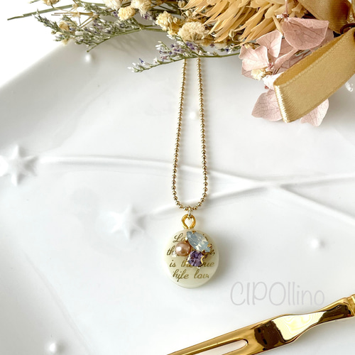 大人かわいい ホワイトチョコレートのレジンペンダント ネックレス