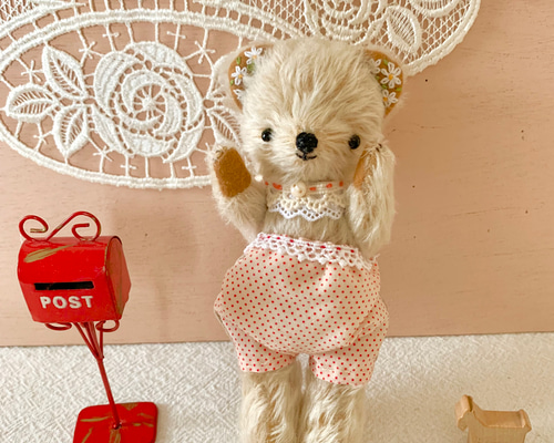 00ec8d2cd8af3ee0cc4598335ad5de