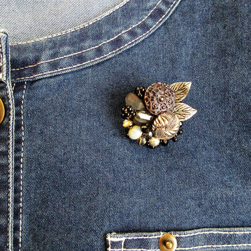 刺繍入り ブローチボタン バイカラーブラウス 昭和レトロ ヴィンテージ 日本製 ブラウス | 古着屋mojo
