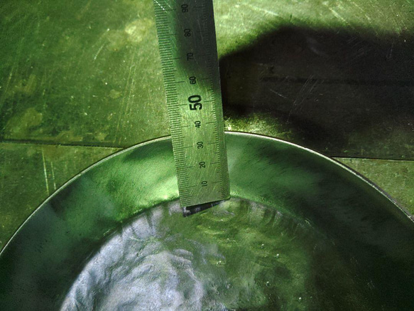 中サイズ（深型タイプ）3.2mm極厚　丸い形　鉄フライパン　ブッシュクラフト 6枚目の画像