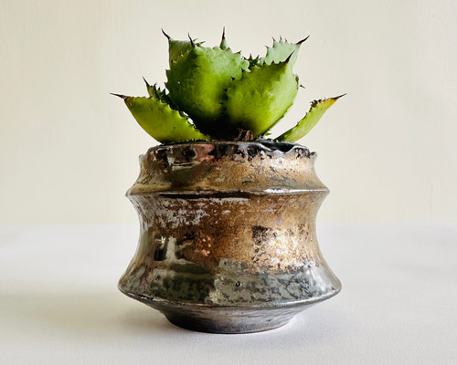 金色の花柄陶器球　木箱有り　新品 962899fa143afb626caa47f4e1dbaf