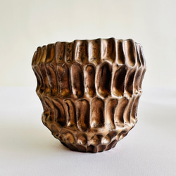 時代　中国　花台　盆栽台　珍品台　細密細工 A Yixing 'squirrel' teapot and cover, 20th century 二十世紀