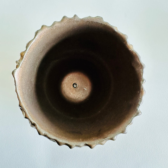 【沉著之味】手工陶手捏花盆系列 金屬釉手作陶盆 塊根盆栽 第2張的照片