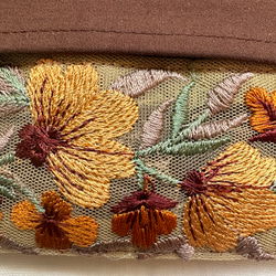 コンパクトサイズ 大人可愛い インド刺繍リボン ティッシュケース付きポーチ 4枚目の画像